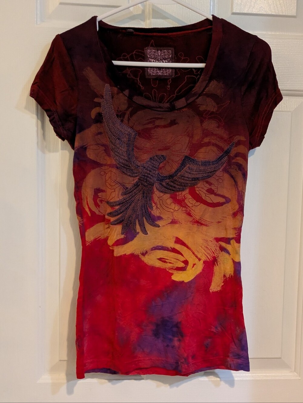Women’s Short-Sleeve Graphic Tee in Burgundy and Gold